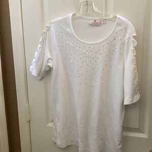 FINAL MARKDOWN Quacker Factory Decorative Tee (M)